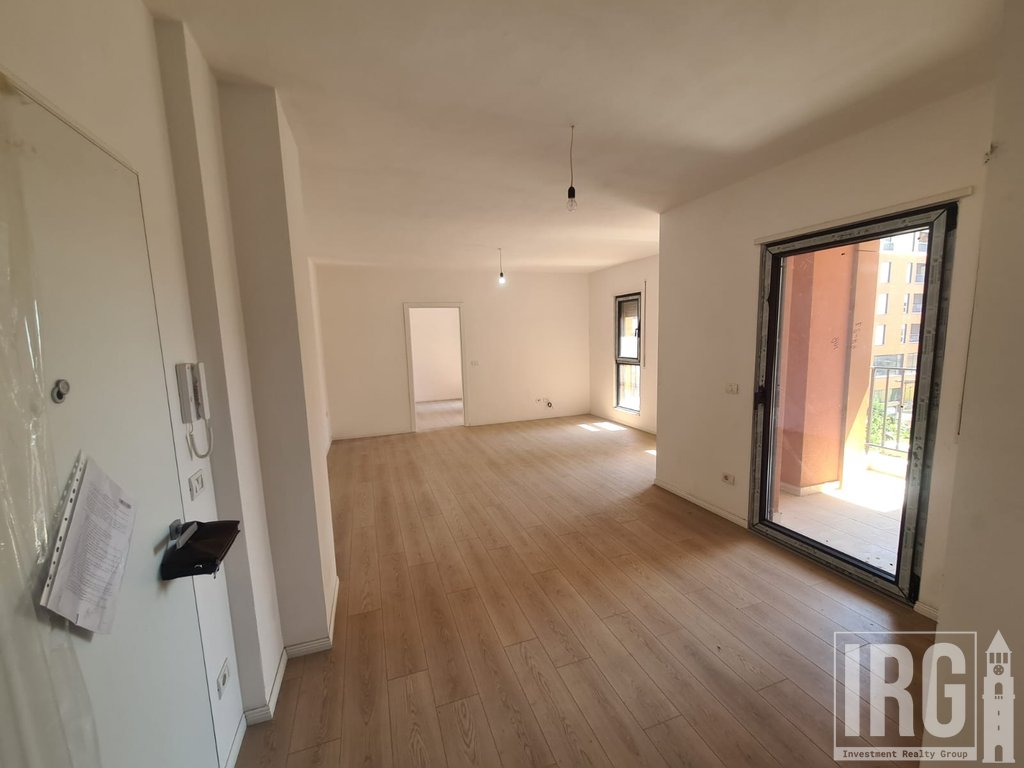 APARTAMENT 2+1 TEK SHKOLLA E KUQE!