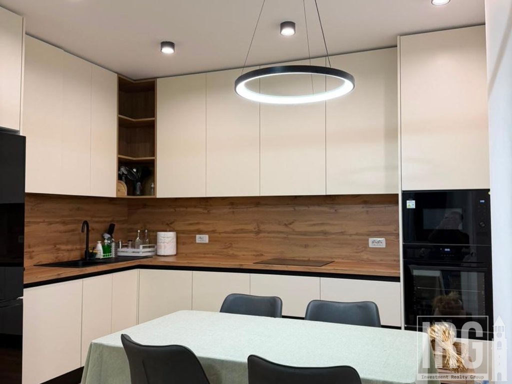 APARTAMENT 1+1 ME QERA TE PAZARI I RI.