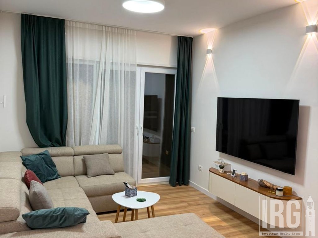 APARTAMENT 1+1 ME QERA TE PAZARI I RI.