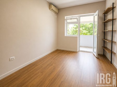Jepet me qira ambient për zyra pranë Komunës së Parisit