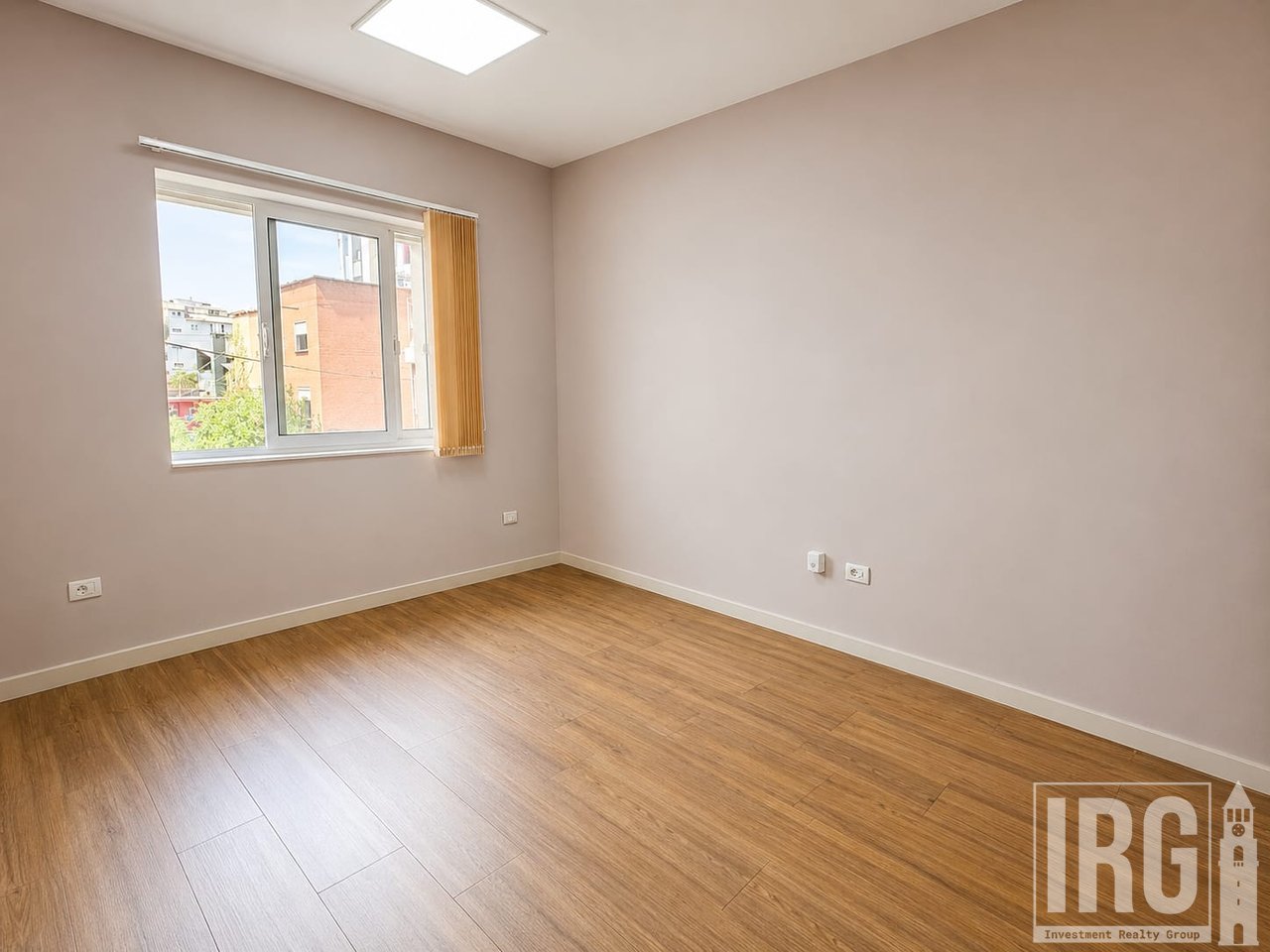 Office space for rent near the Paris Municipality