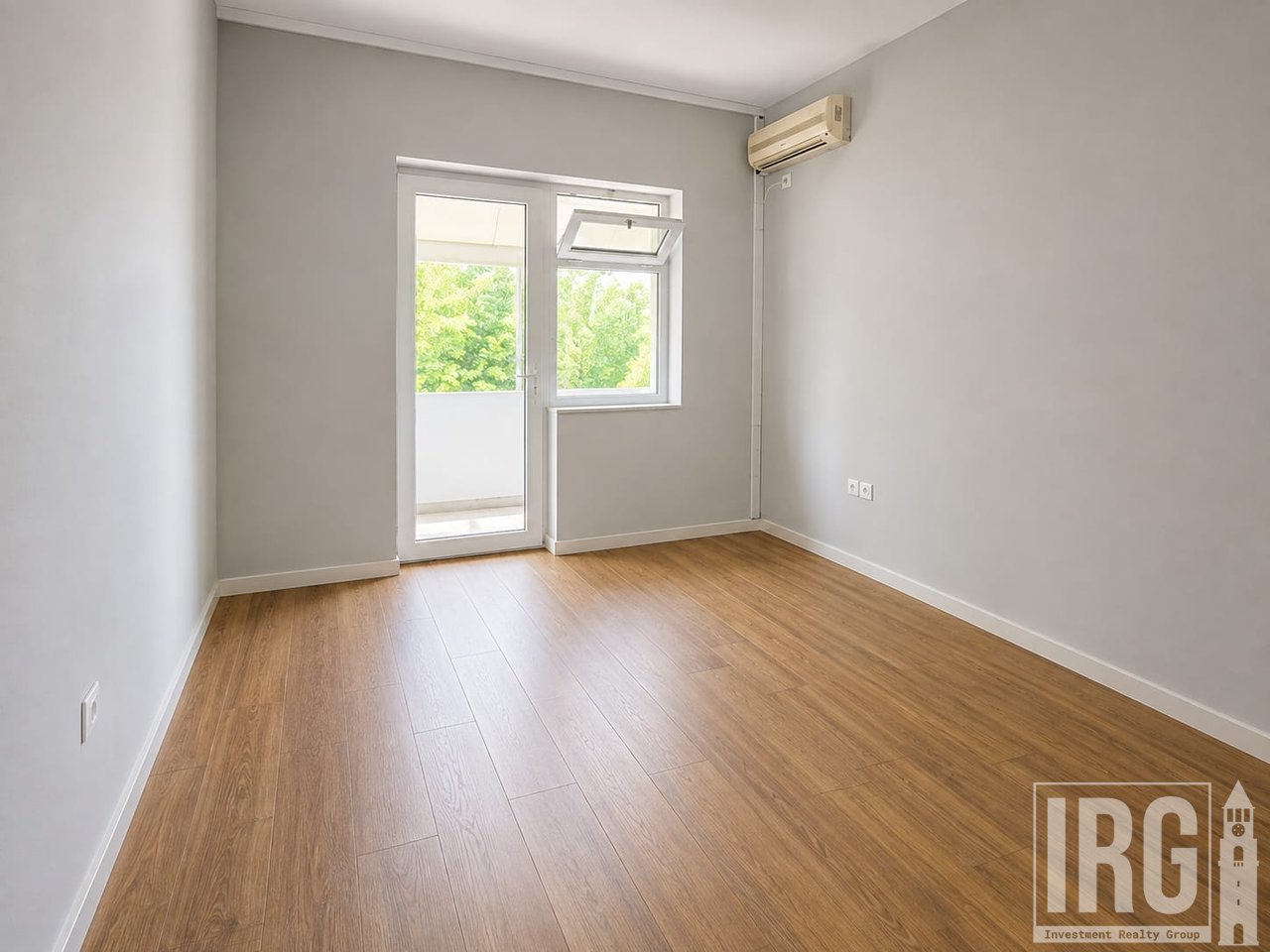 Office space for rent near the Paris Municipality
