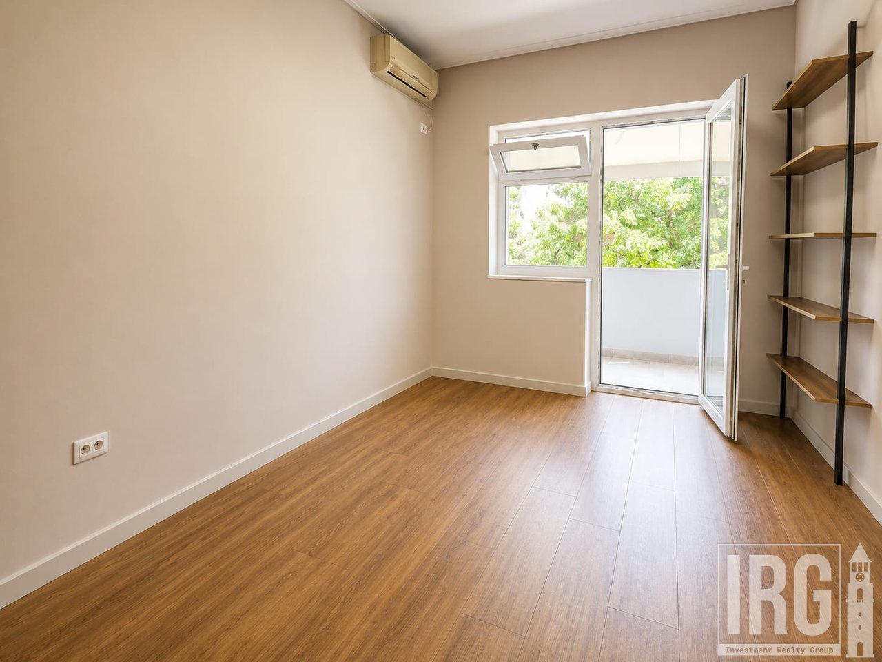 Office space for rent near the Paris Municipality