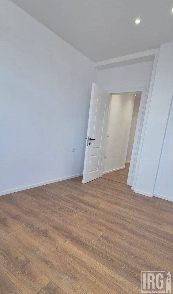 SHITET APARTAMENT 2+1 TEK ISH-STACIONI I FUNDIT I TIRANES SE RE !