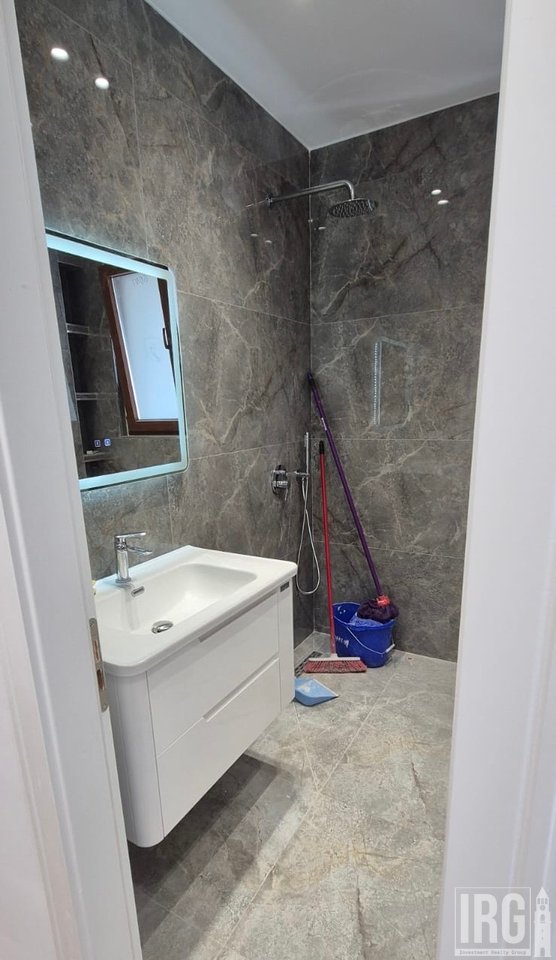 SHITET APARTAMENT 2+1 TEK ISH-STACIONI I FUNDIT I TIRANES SE RE !