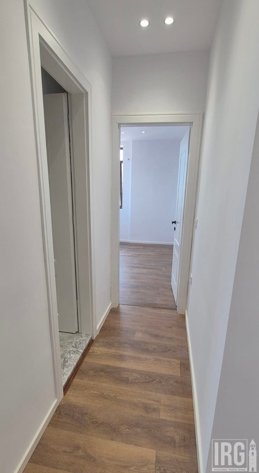 SHITET APARTAMENT 2+1 TEK ISH-STACIONI I FUNDIT I TIRANES SE RE !