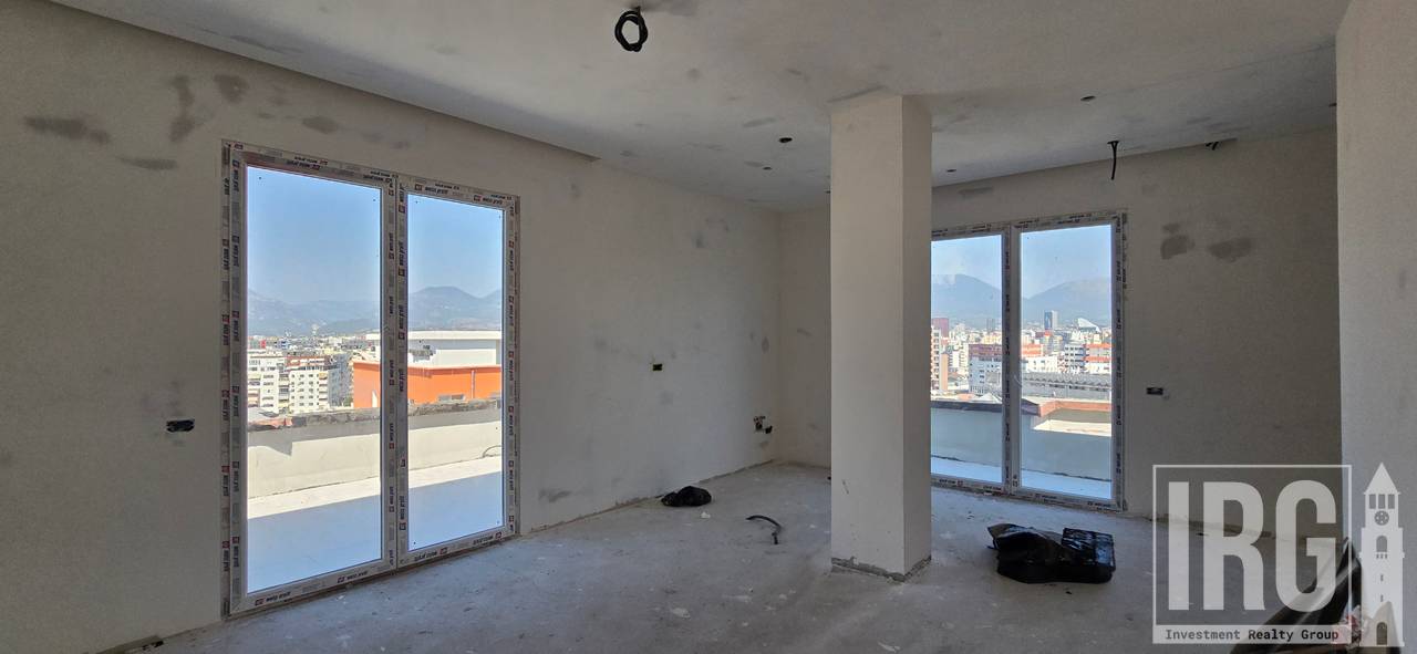 APARTMENT 2+1+2 WITH VERANDA IN YZBERISHT!