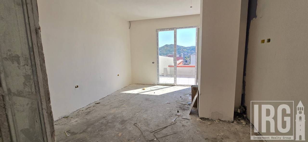 APARTMENT 3+1+2 WITH VERANDA IN YZBERISHT!
