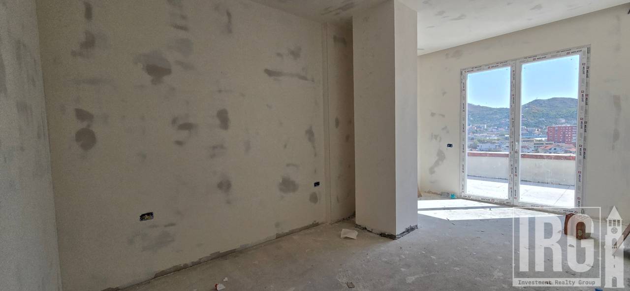 APARTMENT 3+1+2 WITH VERANDA IN YZBERISHT!
