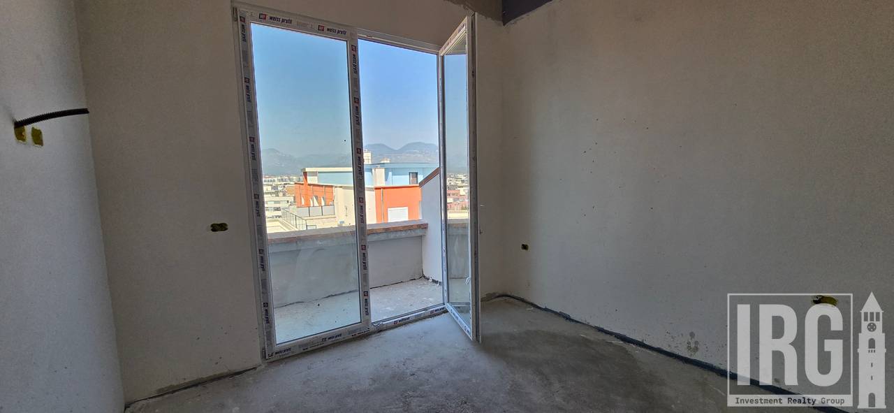 APARTMENT 3+1+2 WITH VERANDA IN YZBERISHT!