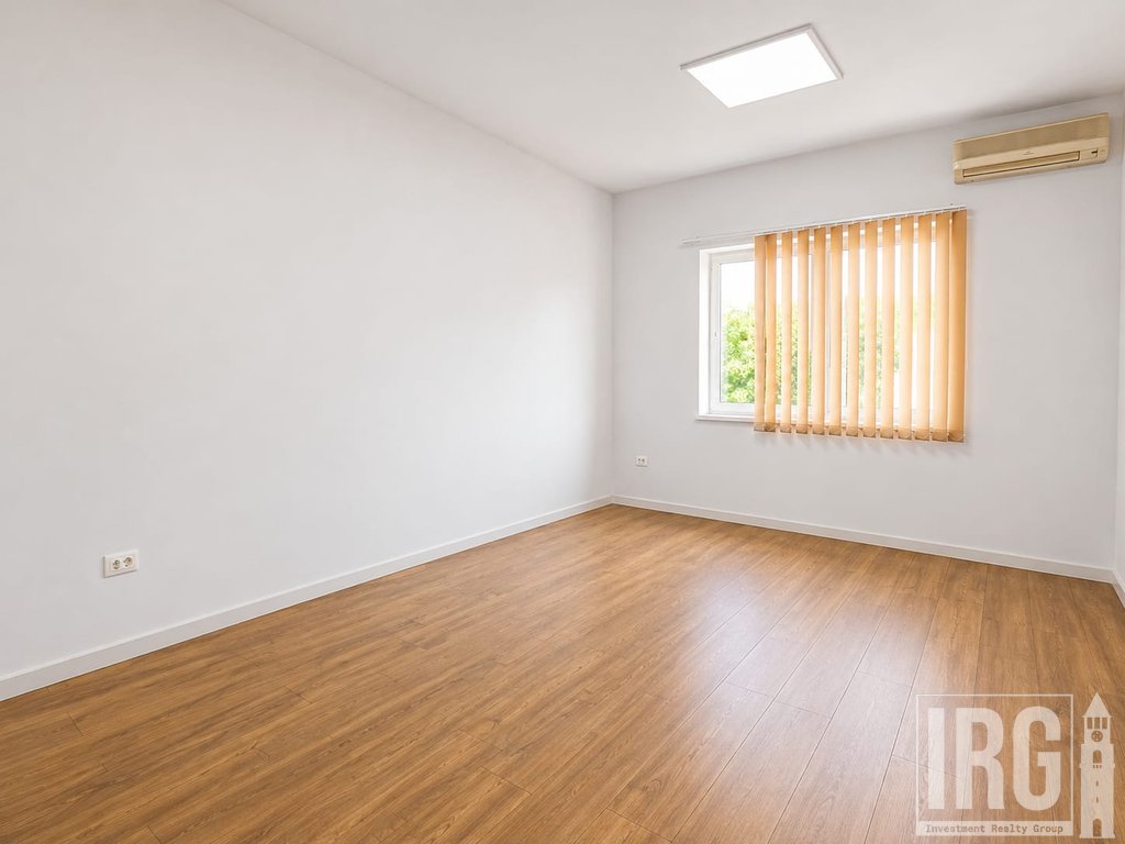 Office space for rent near the Paris Municipality