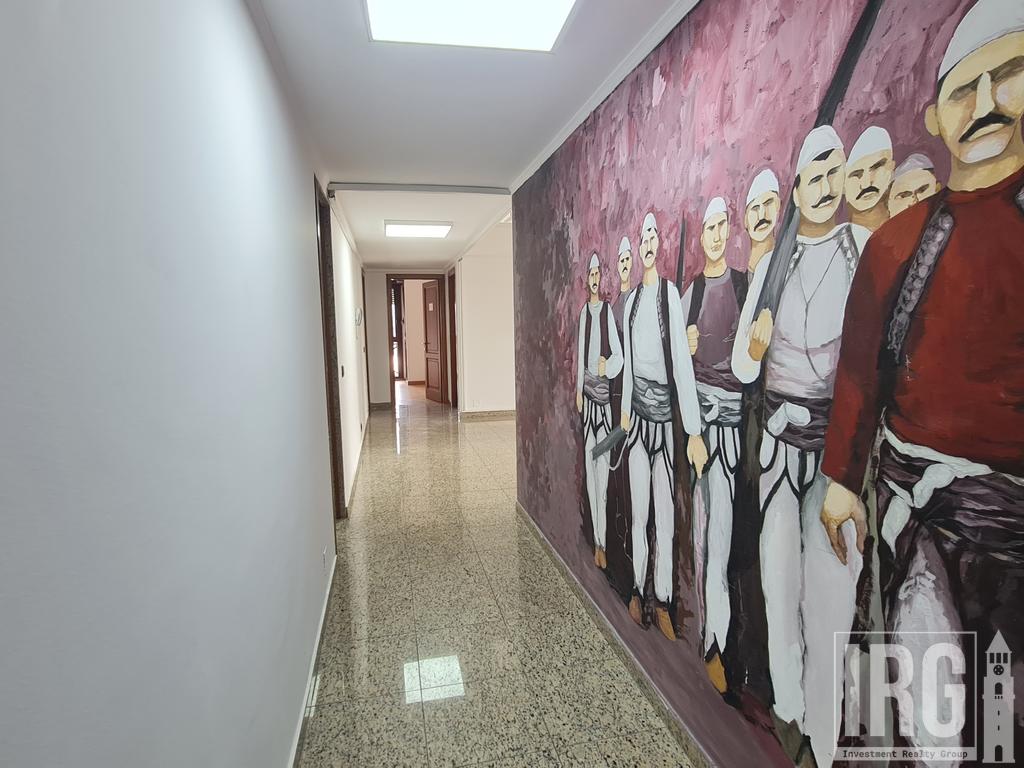 OFFICE AT TORRE DRIN!