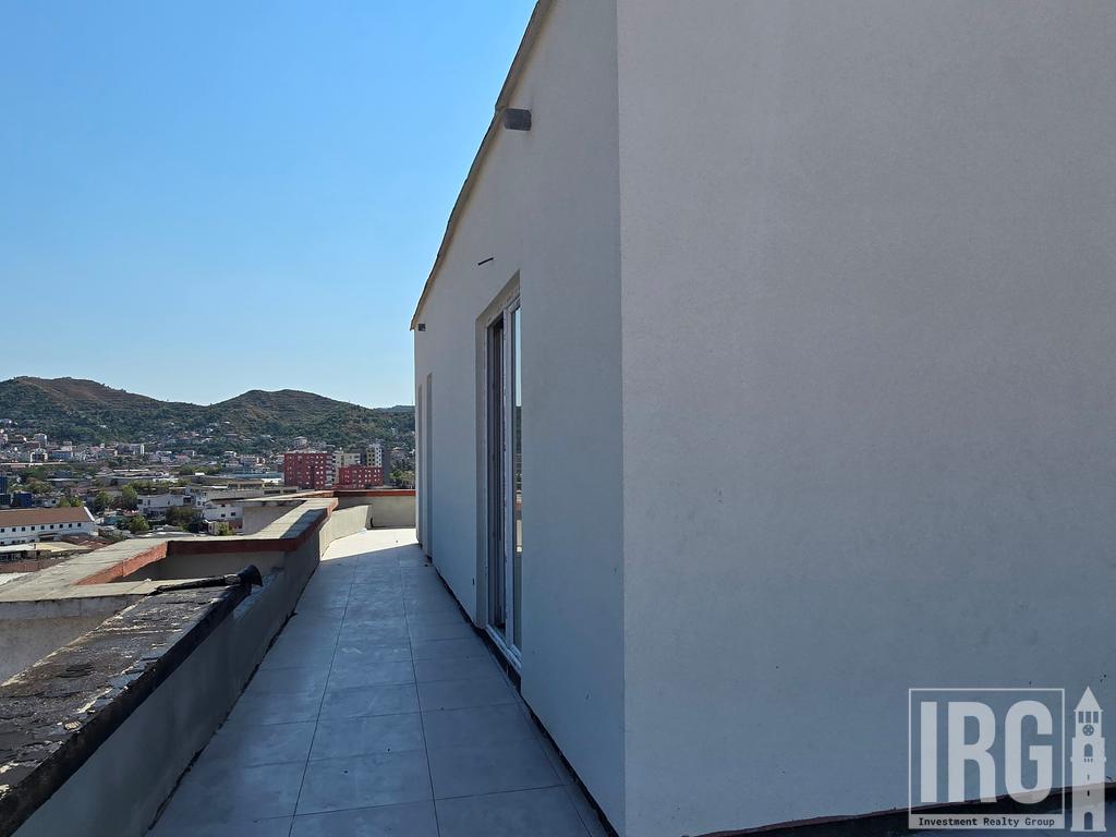 APARTAMENT 2+1 ME VERANDE NE YZBERISHT!