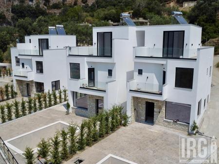 WHITE VILLAS – BORSH