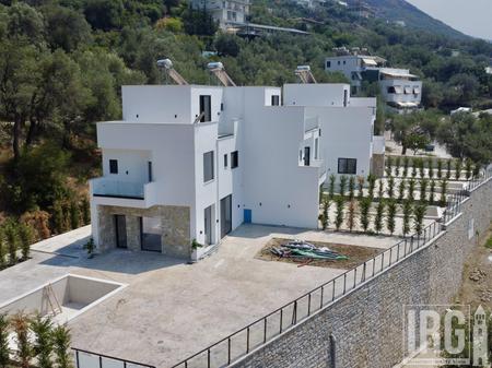 WHITE VILLAS – BORSH