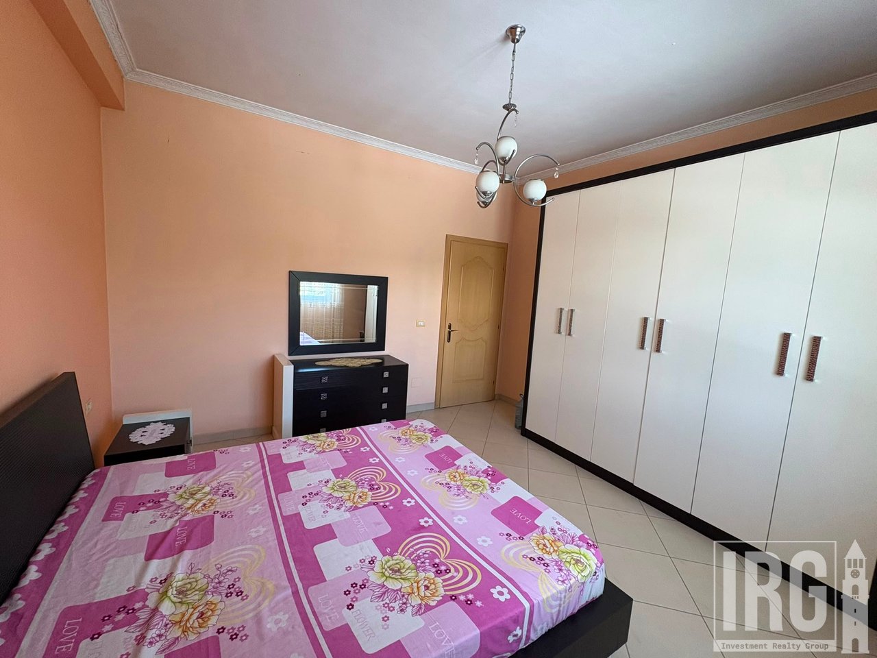 Appartamento 2+1 al secondo piano di una villa.