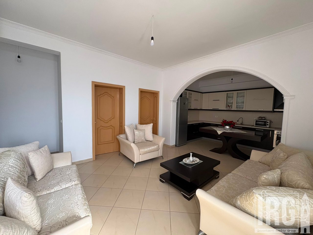 Appartamento 2+1 al secondo piano di una villa.