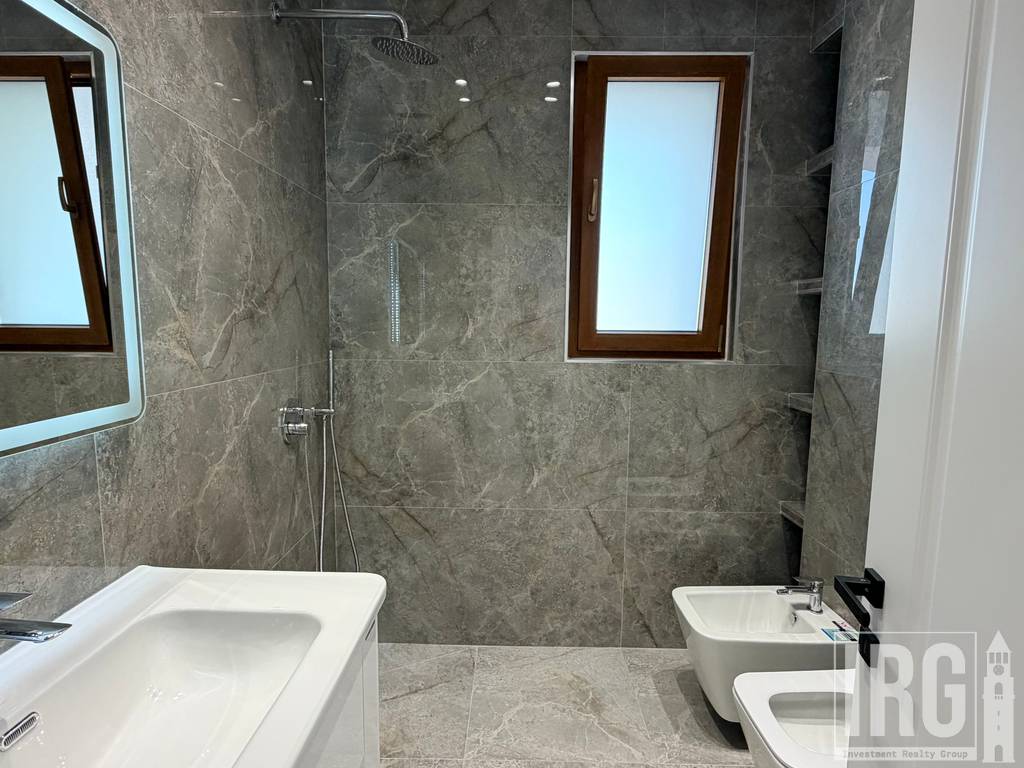 SHITET APARTAMENT 2+1 TEK ISH-STACIONI I FUNDIT I TIRANES SE RE !