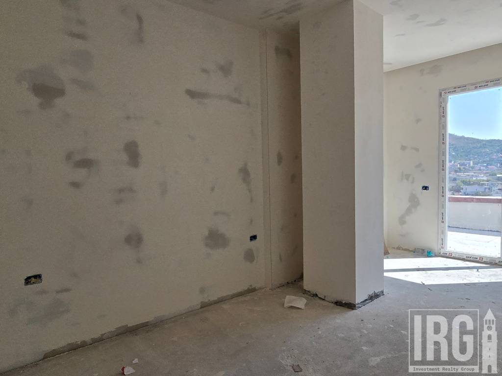 APARTAMENT 2+1 ME VERANDE NE YZBERISHT!