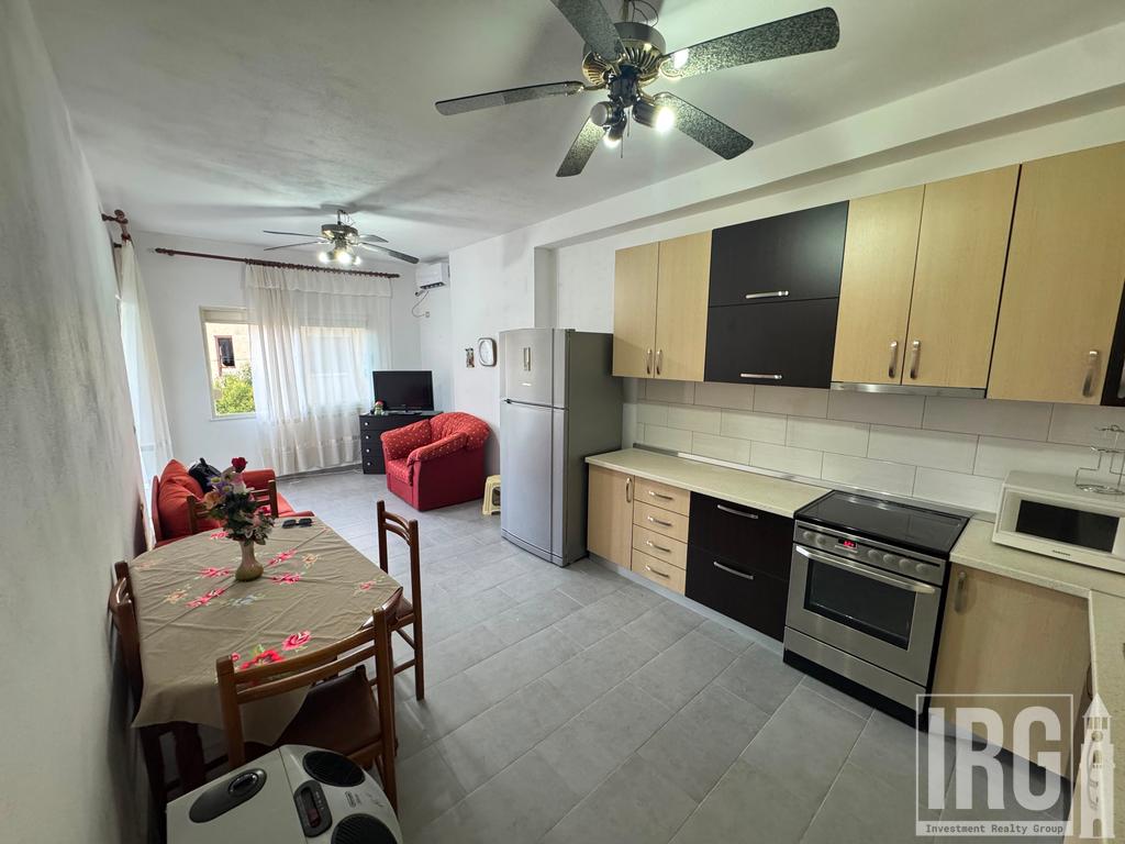 Jepet apartament 1+1 me qira ne Yzberisht!