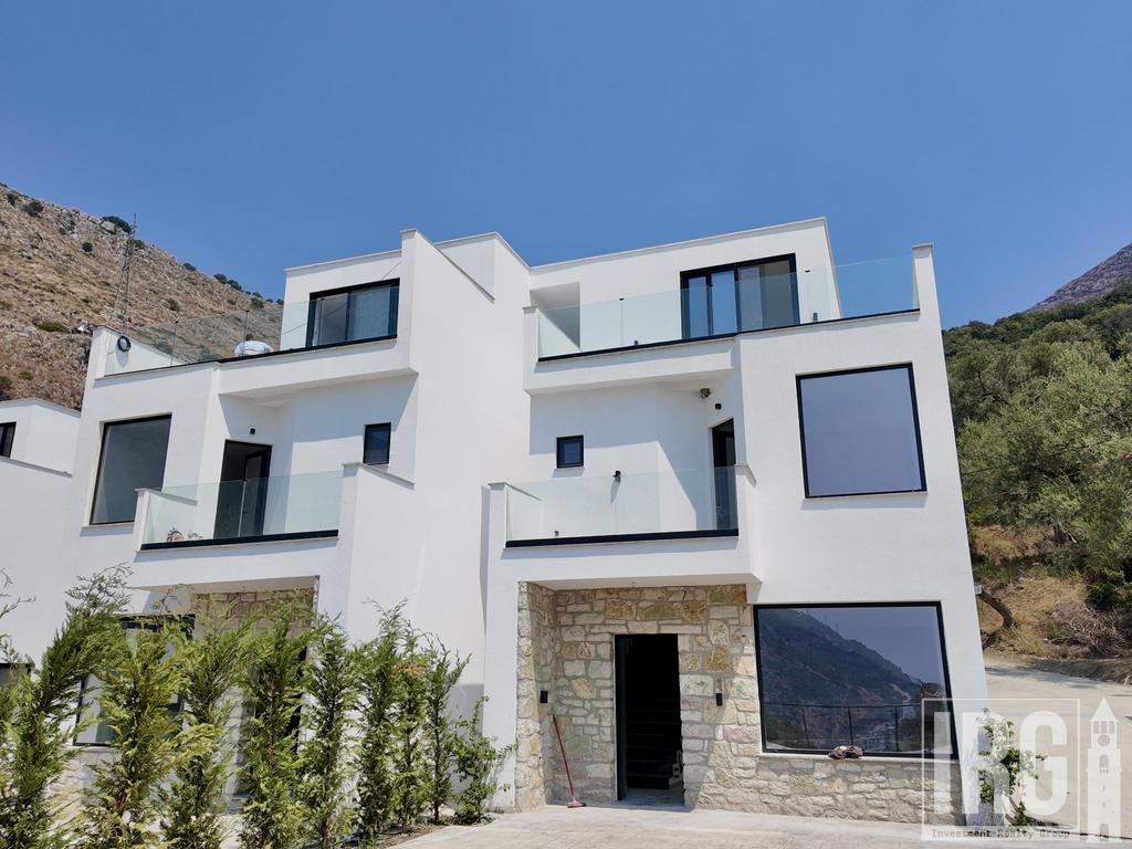 WHITE VILLAS – BORSH