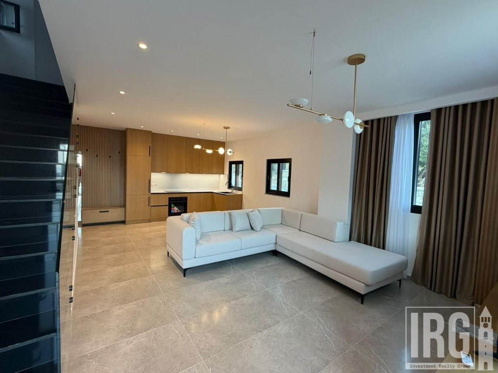 WHITE VILLAS – BORSH