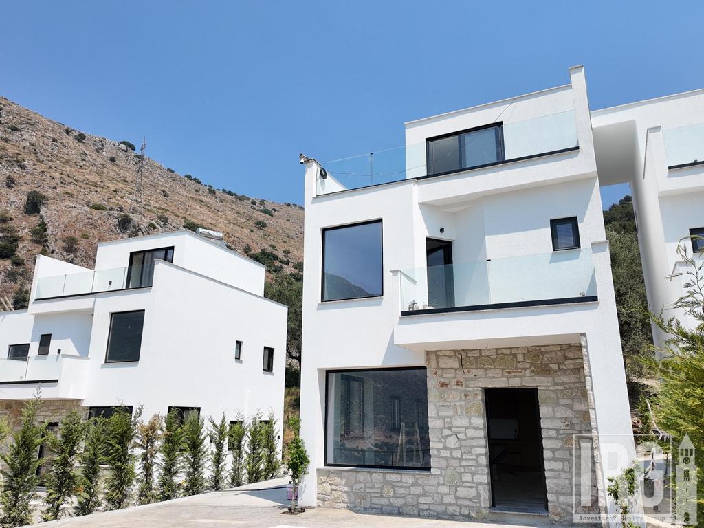 WHITE VILLAS – BORSH