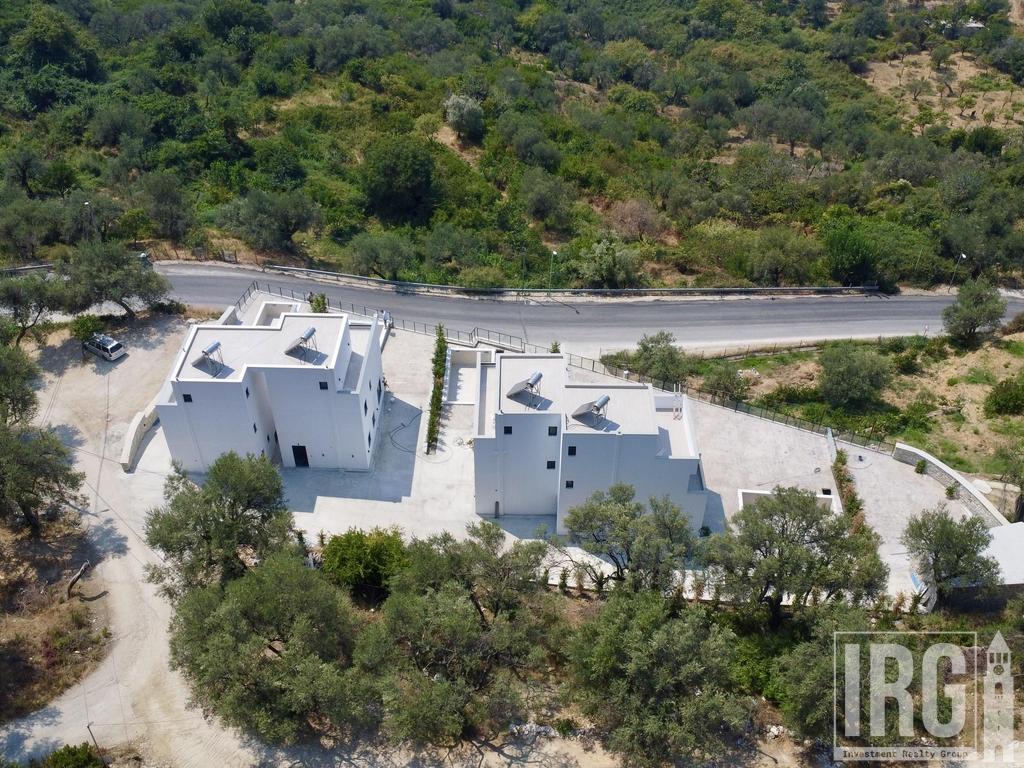 WHITE VILLAS – BORSH