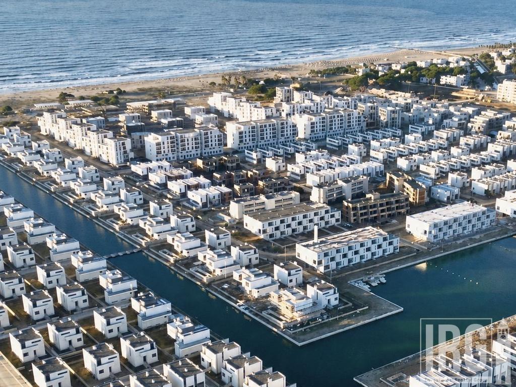 VILE PER SHITJE TE GJIRI LALZIT, NE KOMPLEKSIN TURQUOISE MARINA