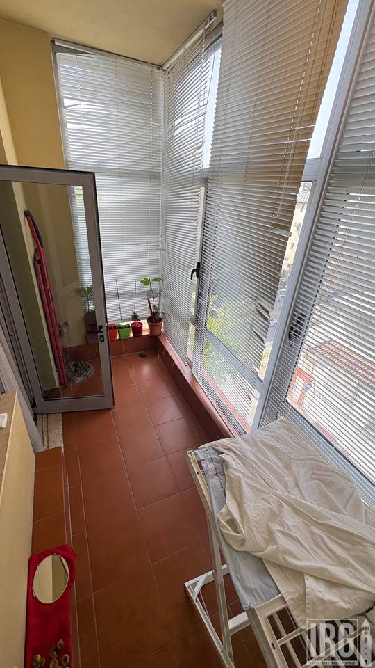 SHITET APARTAMENT 3+1 TE RRUGA E KAVAJES, PERBALLE DELIJORGJIT