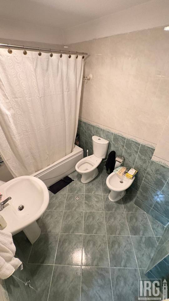SHITET APARTAMENT 3+1 TE RRUGA E KAVAJES, PERBALLE DELIJORGJIT