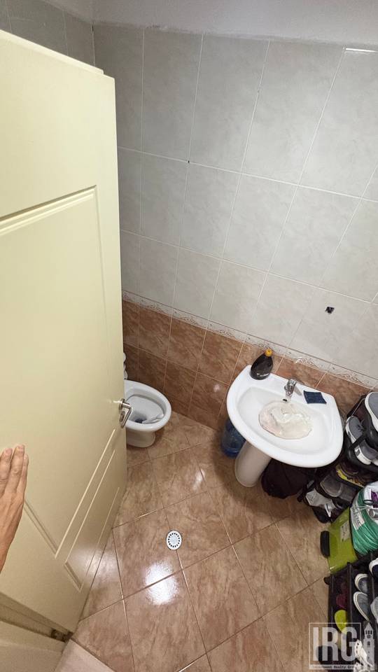 SHITET APARTAMENT 3+1 TE RRUGA E KAVAJES, PERBALLE DELIJORGJIT