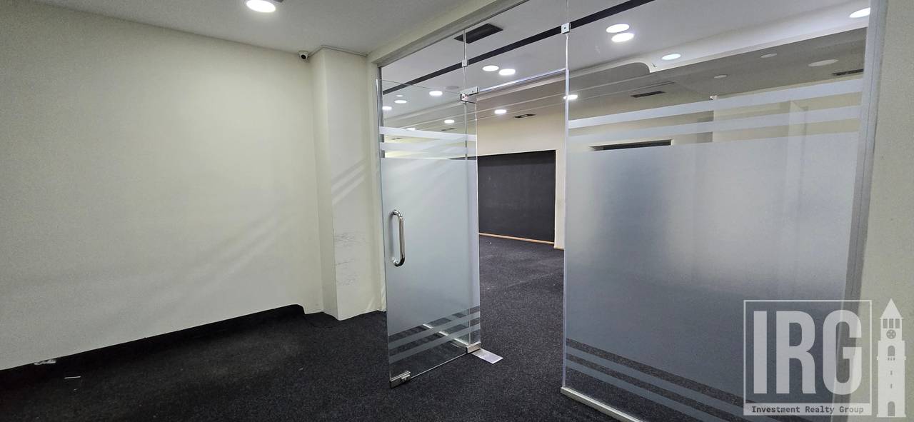 OFFICE NEAR THE LAWYER!