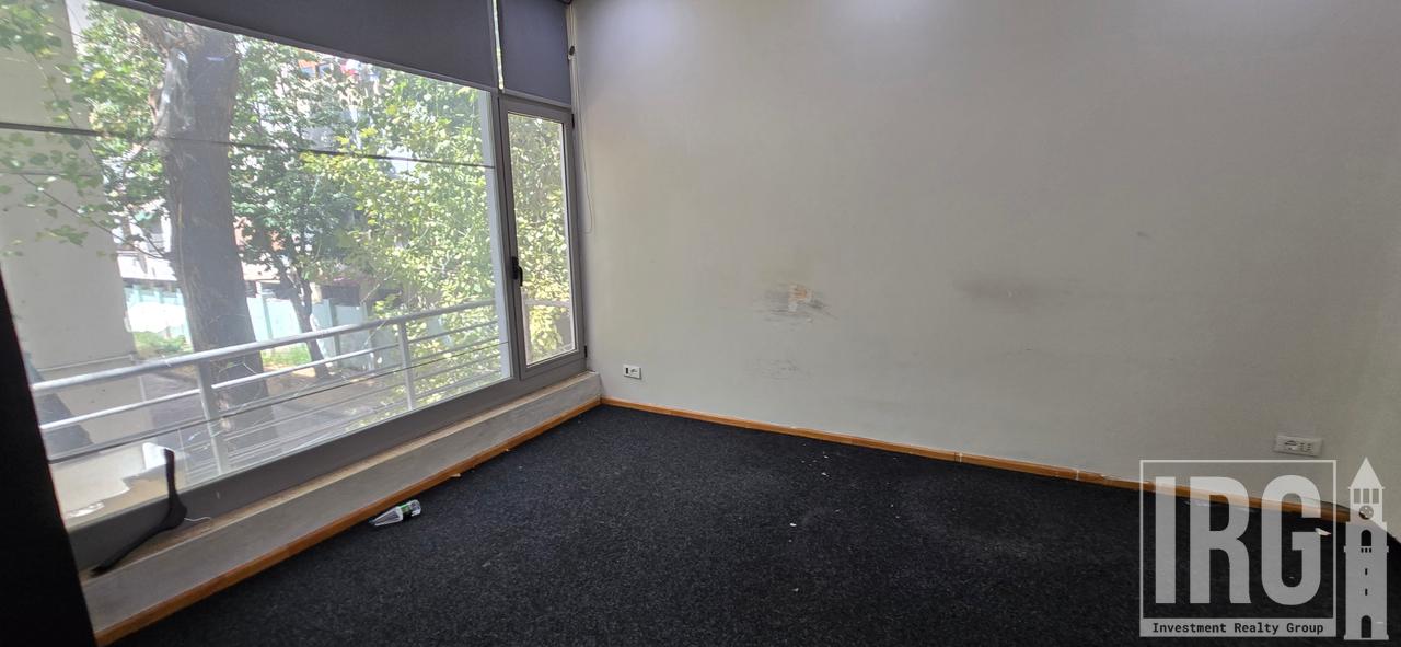 OFFICE NEAR THE LAWYER!
