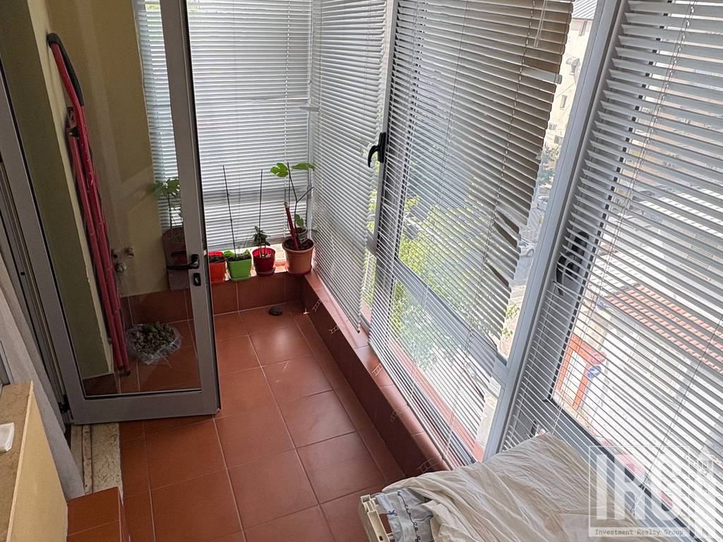 SHITET APARTAMENT 3+1 TE RRUGA E KAVAJES, PERBALLE DELIJORGJIT
