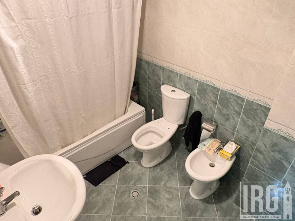 SHITET APARTAMENT 3+1 TE RRUGA E KAVAJES, PERBALLE DELIJORGJIT