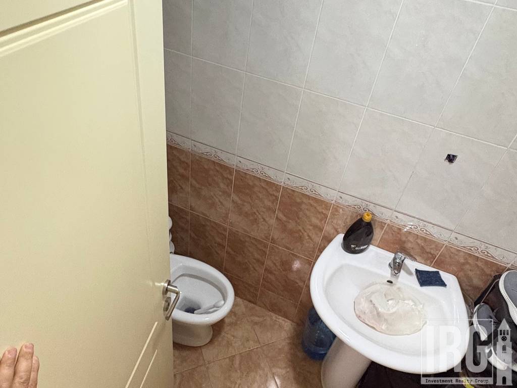 SHITET APARTAMENT 3+1 TE RRUGA E KAVAJES, PERBALLE DELIJORGJIT
