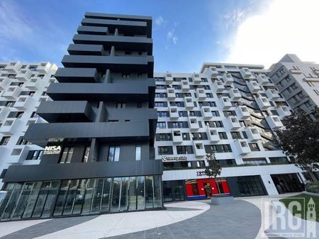 Jepet me Qira Ambient Biznesi Premium me Verandë 126 m² te Square 21, Tiranë