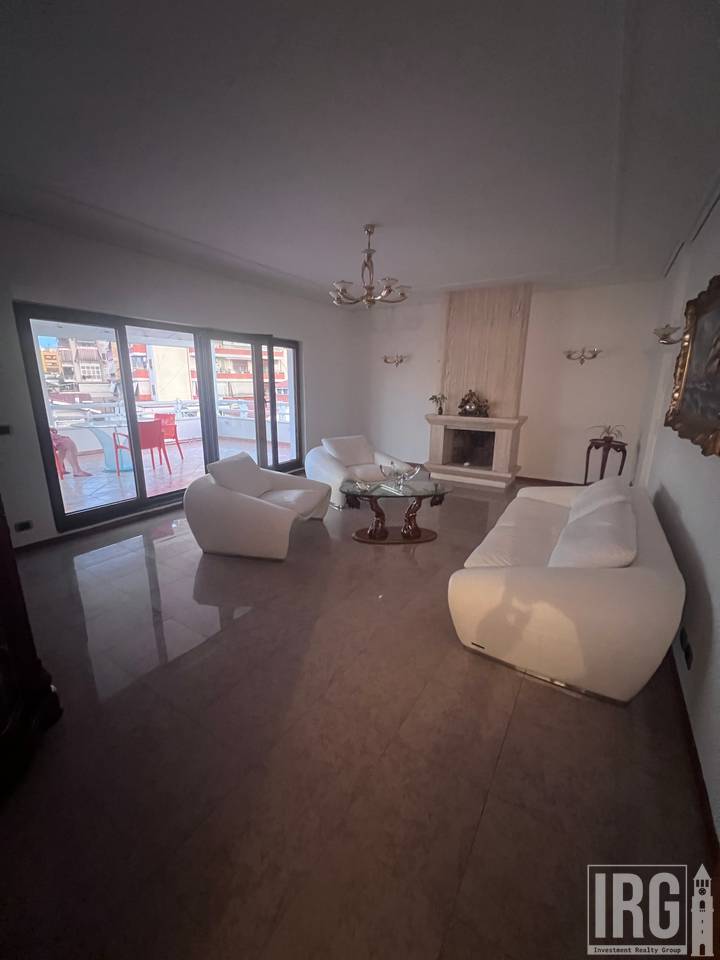 APARTAMENT 3+1+2+VERANDE PER QERA, RRUGA E ELBASANIT