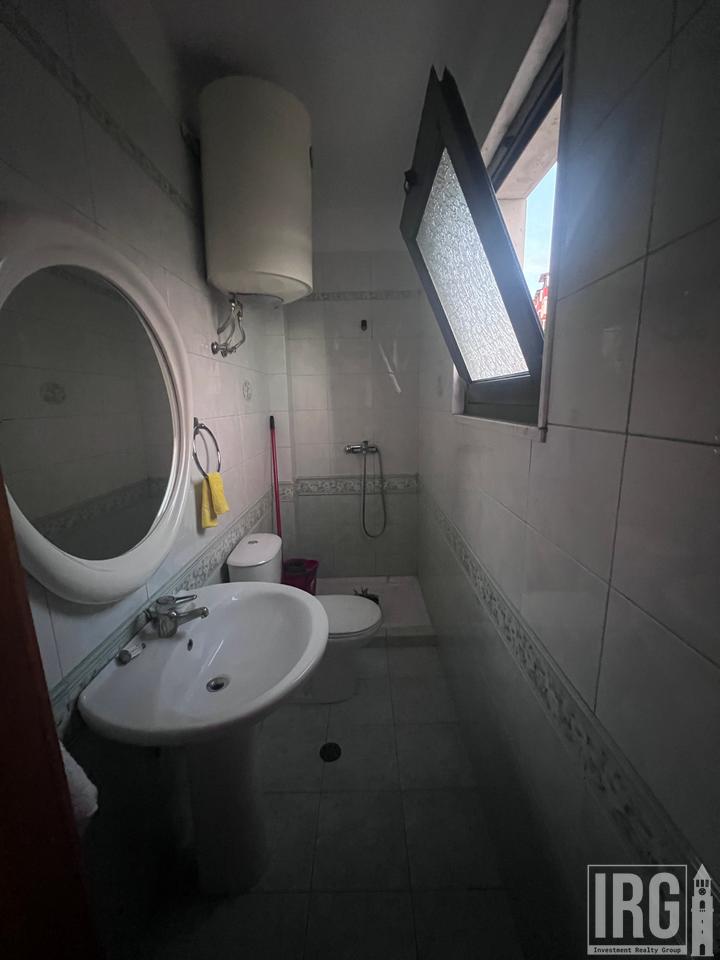 APARTAMENT 3+1+2+VERANDE PER QERA, RRUGA E ELBASANIT