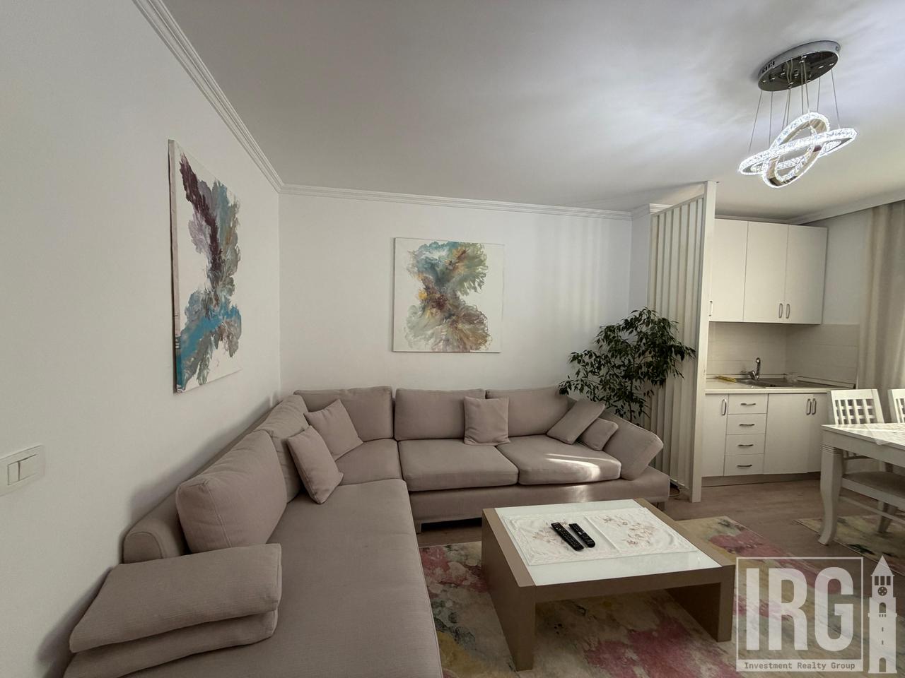 Shitet apartament 2+1 ne Kinostudio!