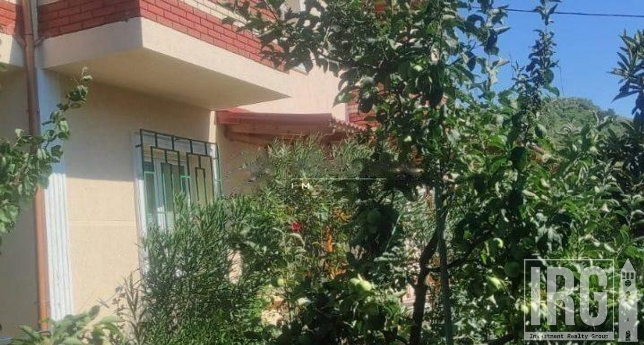 VILLA CON CORTILE IN VENDITA A PEZE TE VOGEL