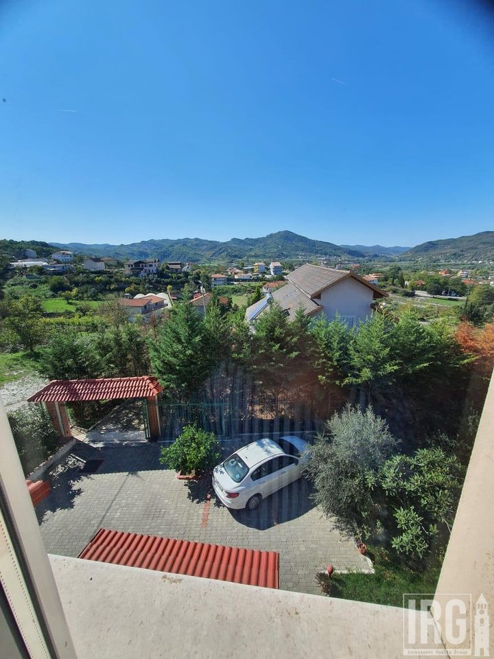 VILLA CON CORTILE IN VENDITA A PEZE TE VOGEL