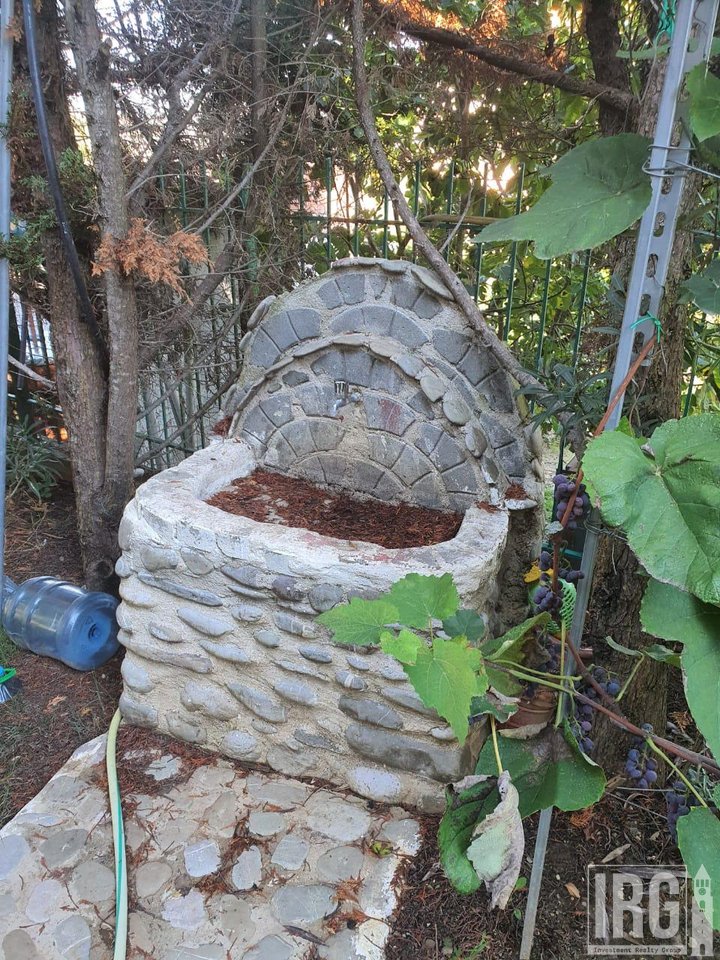 VILLA CON CORTILE IN VENDITA A PEZE TE VOGEL