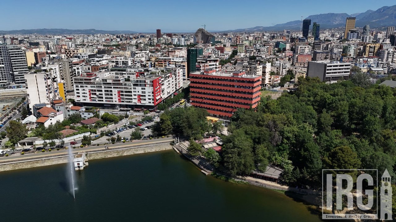 PENTHOUSE ESCLUSIVO SUL LAGO ARTIFICIALE, VISTA PANORAMICA | 2 POSTI AUTO