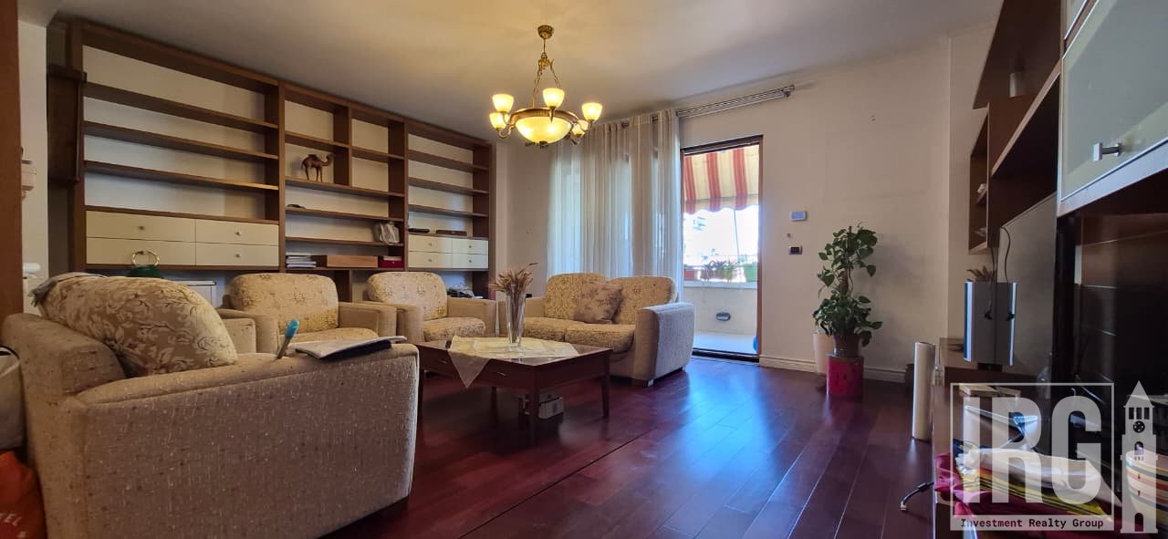 APARTAMENT  3+1+2 TEK ATSH PER QIRA !