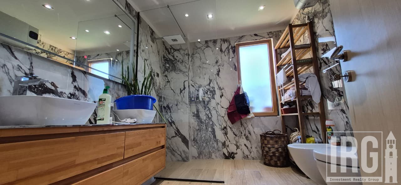 APARTAMENT  3+1+2 TEK ATSH PER QIRA !