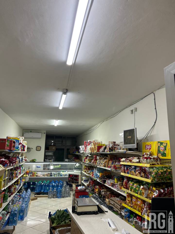 Commercial space for sale near Kristal Center, Paris Commune