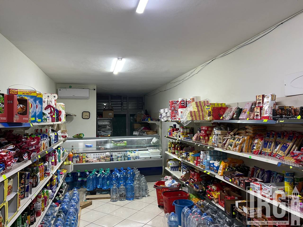 Commercial space for sale near Kristal Center, Paris Commune