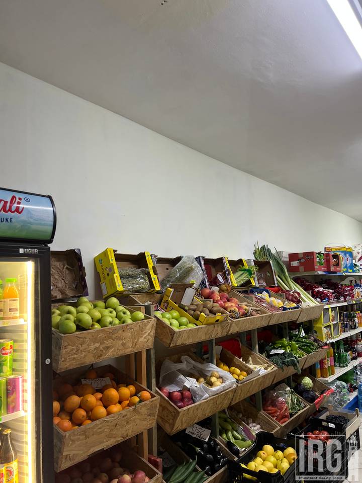 Commercial space for sale near Kristal Center, Paris Commune